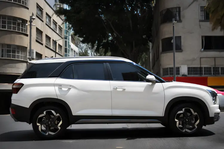 Flota Mobilux Hyundai Creta Renta con chofer en CDMX